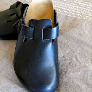 Sz 38 Birkenstock black 6.5 US sizes